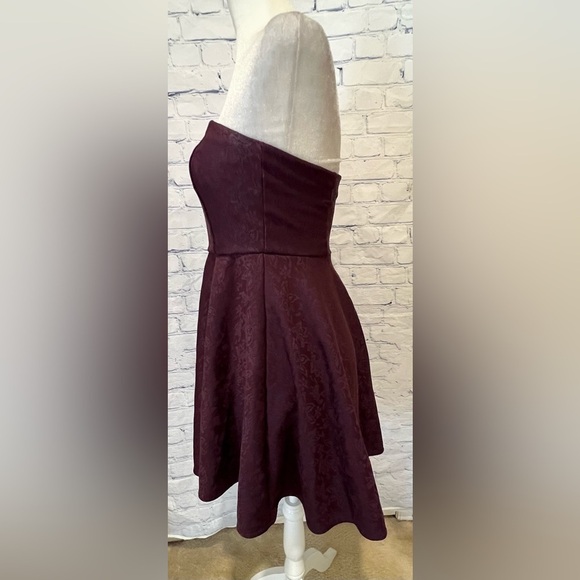 Garage maroon fit and flare strapless dress size small - Picture 4 of 5
